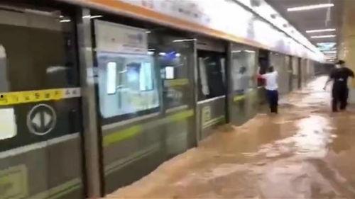 郑州地铁吃瓜视频